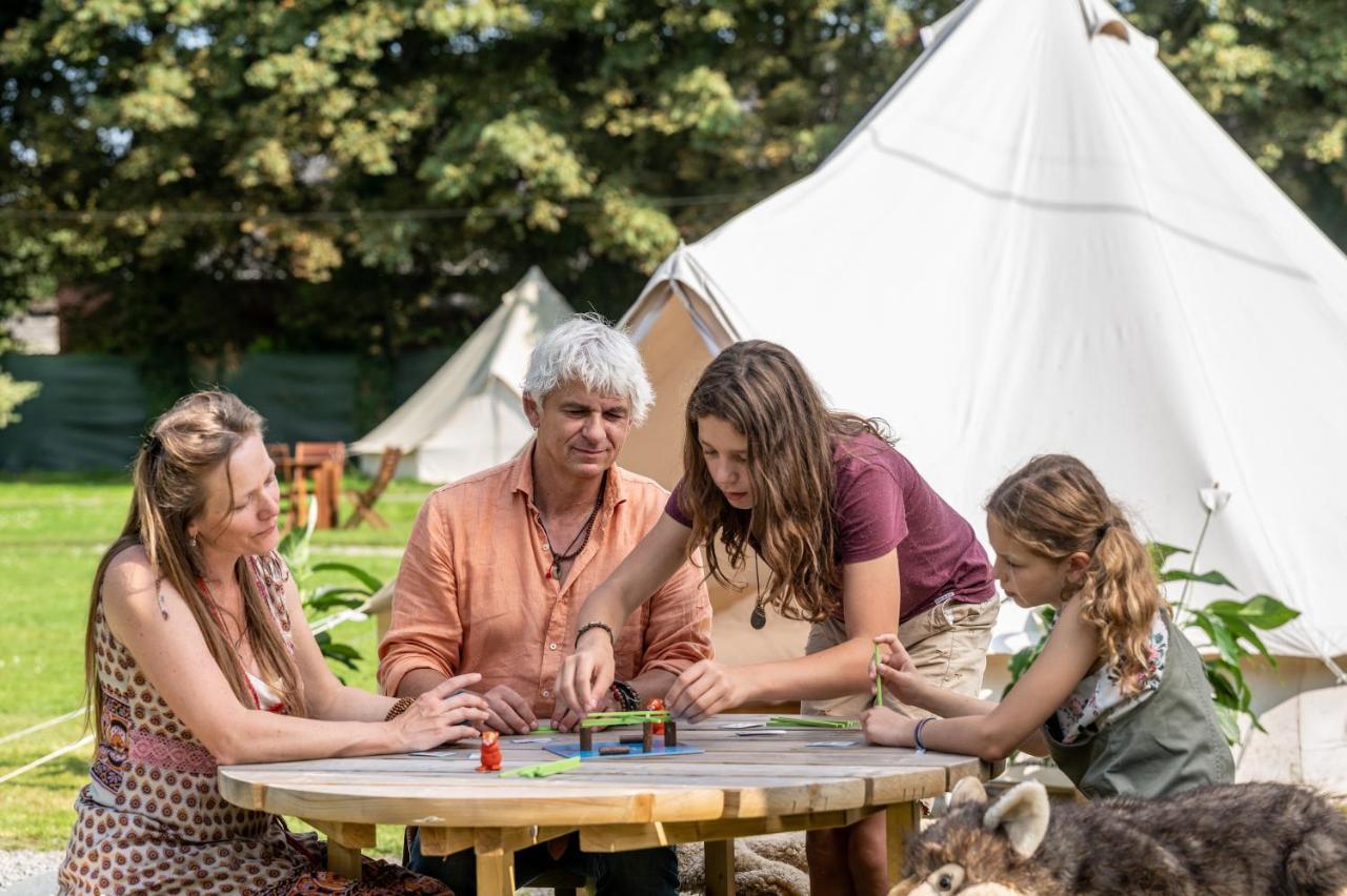 רושפורט Cocoon Village - Glamping - Domaine Des Grottes De Han מראה חיצוני תמונה